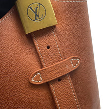 将图像加载到图库查看器中,LOUIS VUITTON Lowkey Hobo CognacM25354 Calf Leather Size PM