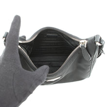 Load image into Gallery viewer, PRADA Re-Edition 2005 Re-Nylon Shoulder Bag Black1BH204_R064_F0002_V_V9L Nylon
