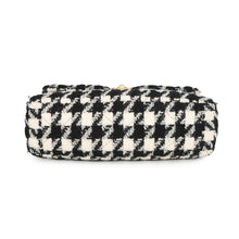 将图像加载到图库查看器中,CHANEL CHANEL 19 Dixneuf Maxi Shoulder Bag White/BlackAS1162 Tweed