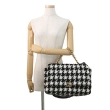 将图像加载到图库查看器中,CHANEL CHANEL 19 Dixneuf Maxi Shoulder Bag White/BlackAS1162 Tweed