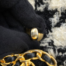 将图像加载到图库查看器中,CHANEL CHANEL 19 Dixneuf Maxi Shoulder Bag White/BlackAS1162 Tweed