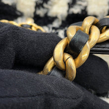 将图像加载到图库查看器中,CHANEL CHANEL 19 Dixneuf Maxi Shoulder Bag White/BlackAS1162 Tweed