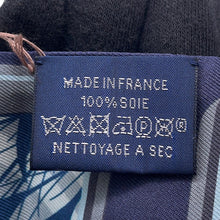 Load image into Gallery viewer, HERMES Twilly Story Marine/Grease/Gold Silk100%