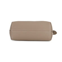 将图像加载到图库查看器中,FENDI Selleria Bytheway Greige8BL155 Calf Leather Size Medium