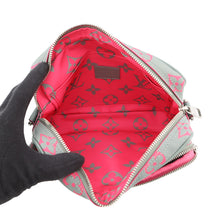 将图像加载到图库查看器中,LOUIS VUITTON Nile Gray/PinkM15024 Monogram・Glow