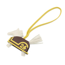 Load image into Gallery viewer, HERMES Rodeo Robeo 24 Craie/Terre/Jaune de Naples Lambskin Swift Leather Size PM