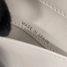 Load image into Gallery viewer, CHANEL Matelasse small wallet WhiteAP4564 Caviar Leather