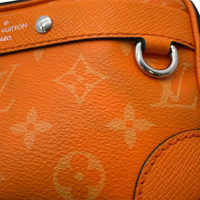 将图像加载到图库查看器中,LOUIS VUITTON Alpha Wearable Wallet NV TangerineM31073 Monogram Taigarama