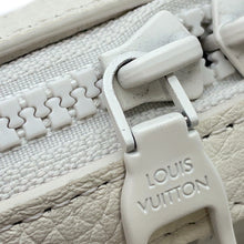 Load image into Gallery viewer, LOUIS VUITTON Soft Trunk / Wallet WhiteM80146 Monogram・Taurillon LV Friend