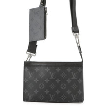 将图像加载到图库查看器中,LOUIS VUITTON Gaston Wearable Wallet NoirM81124 Monogram Eclipse Reverse