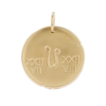 Load image into Gallery viewer, Van Cleef & Arpels Zodiac Medal Leonis TopVCARP7SO00 18K Yellow Gold