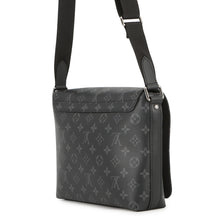 Load image into Gallery viewer, LOUIS VUITTON District NV2 NoirM45272 Monogram Eclipse Size PM