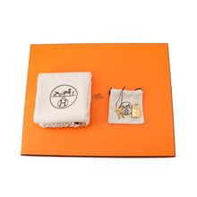 Load image into Gallery viewer, HERMES Picotin Lock Pull Noir Taurillon Clemence Size PM