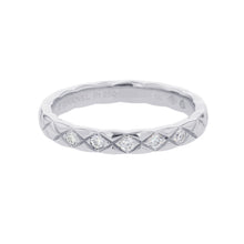Load image into Gallery viewer, CHANEL Coco Crush Collection Wedding Rings Size Small 50/#10J11355 Pt950