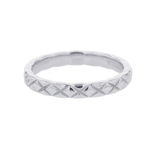 Load image into Gallery viewer, CHANEL Coco Crush Collection Wedding Rings Size Small 50/#10J11355 Pt950