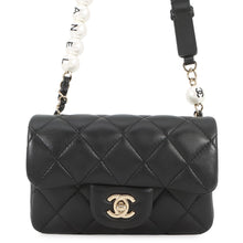将图像加载到图库查看器中,CHANEL Mini Matelasse Black Lambskin