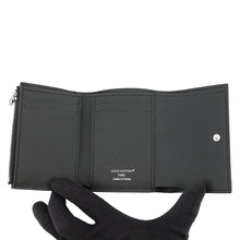 将图像加载到图库查看器中,LOUIS VUITTON Victor Wallet NoirM12598 Monogram Eclipse