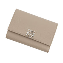 将图像加载到图库查看器中,LOEWE Anagram Vertical Wallet ClayC821S33X12 Calf Leather
