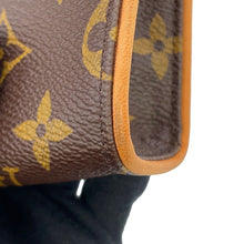 将图像加载到图库查看器中,LOUIS VUITTON Pochette Florentine BeigeM51855 Monogram Size M