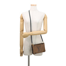 Load image into Gallery viewer, LOUIS VUITTON Pochette double zip NoirM69203 Monogram Monogram / Giant Reverse