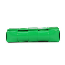 Load image into Gallery viewer, Bottega Veneta Maxi INTRECCIATO Cassette Shoulder Parakeet Leather