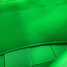 Load image into Gallery viewer, Bottega Veneta Maxi INTRECCIATO Cassette Shoulder Parakeet Leather