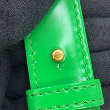 Load image into Gallery viewer, Bottega Veneta Maxi INTRECCIATO Cassette Shoulder Parakeet Leather