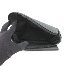 将图像加载到图库查看器中,LOUIS VUITTON LV Aerogram Pilot Wearable Wallet NoirM83563 Leather LV Aerogram
