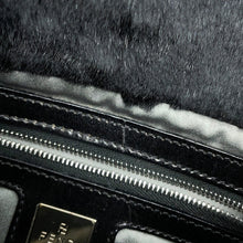 将图像加载到图库查看器中,FENDI Mamma bucket Black Fur Leather