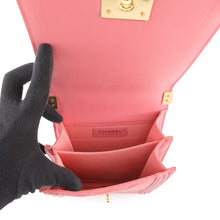 将图像加载到图库查看器中,CHANEL Boy Chanel ChainShoulder PinkAS0130 Leather