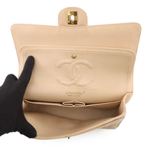 将图像加载到图库查看器中,CHANEL Matelasse W/WChainShoulder Bag BeigeA01112 Caviar Leather Size 25