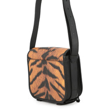 将图像加载到图库查看器中,BURBERRY Leopard Shoulder Bag Black/Orange8050873 PVC Leather
