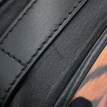将图像加载到图库查看器中,BURBERRY Leopard Shoulder Bag Black/Orange8050873 PVC Leather