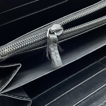 将图像加载到图库查看器中,GUCCI GG embossed zip around wallet Black?860868 Leather