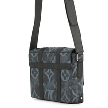 Load image into Gallery viewer, LOUIS VUITTON Trunk Messenger Virgil Abloh NoirM57271 Monogram / pastel Size PM
