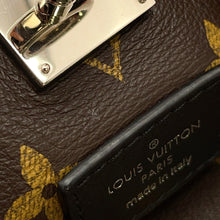 将图像加载到图库查看器中,LOUIS VUITTON Atlantis Red Leather Monogram Size PM