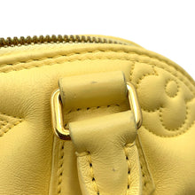 Load image into Gallery viewer, LOUIS VUITTON Alma・Soft bananaM59821 bubble glam Size BB