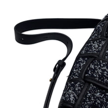 将图像加载到图库查看器中,Bottega Veneta Maxi INTRECCIATO Brique Cassette Handbag IndigoBlack/White Tweed Leather