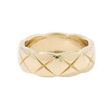 Load image into Gallery viewer, CHANEL Coco Crush Collection Ring Size Medium/52/#12J10571 18K Yellow Gold