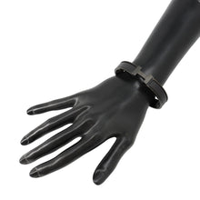 Load image into Gallery viewer, HERMES Clic crack Size PM Black Metal