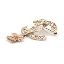 Load image into Gallery viewer, CHANEL CC Logo Clover Brooch Metal