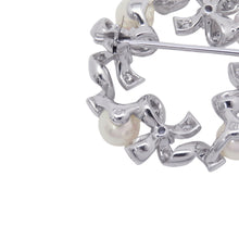 Load image into Gallery viewer, MIKIMOTO Ribbon Wreath BroochPB-20151LU 18K White Gold