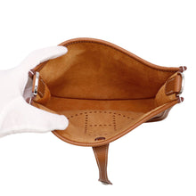Load image into Gallery viewer, HERMES Evelyne Gold Taurillon Clemence Size 23