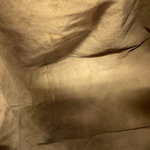 Load image into Gallery viewer, Bottega Veneta Cervo Backpack Ivory Leather