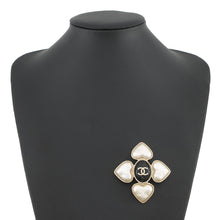 将图像加载到图库查看器中,CHANEL CC Logo Heartshall BroochAB7517 Gold Plated Faux Pearl