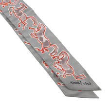 将图像加载到图库查看器中,HERMES Twilly, the Free Horse, Chevaux en Liberte Gris/Rouge/Blanc Silk100%