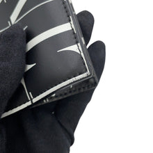 将图像加载到图库查看器中,Valentino Garavani VLTN Logo Times Clutch Bag Black/WhiteWY2P0P09GTC_0NI Leather