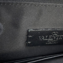 将图像加载到图库查看器中,Valentino Garavani VLTN Logo Times Clutch Bag Black/WhiteWY2P0P09GTC_0NI Leather