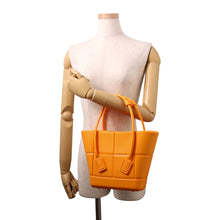 将图像加载到图库查看器中,Bottega Veneta Arco Tote Bag Tangerine691194V14I07010 Rubber Size Mini