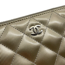 将图像加载到图库查看器中,CHANEL Matelasse Zip Around Long Wallet Champagne GoldA50097 Patent Leather
